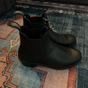 Crocodile heeled Blundstone boots 🐊